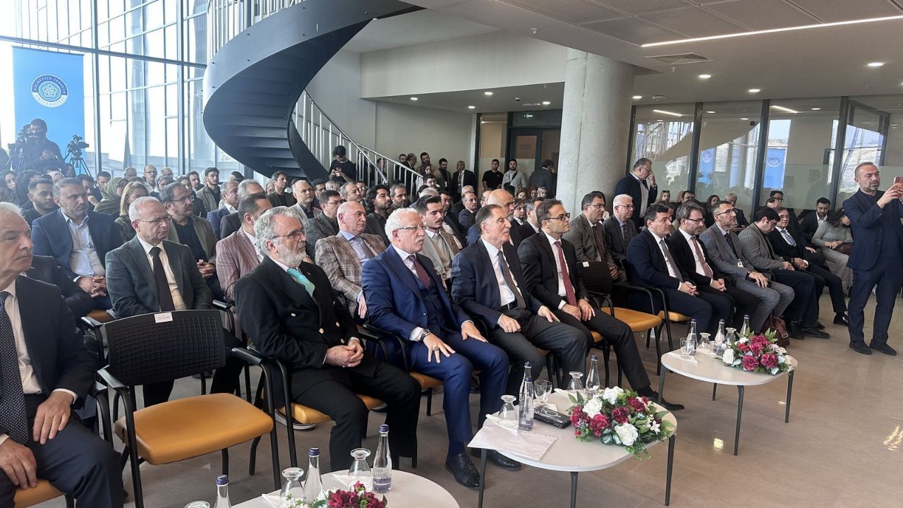 Kırmızı Ve Beyaz Modern Son Dakika Haberleri Youtube Küçük Resmi 2026 10 26T132908.252