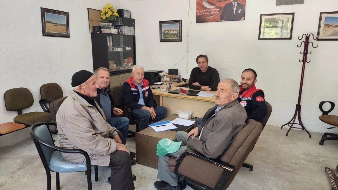 Kırmızı Ve Beyaz Modern Son Dakika Haberleri Youtube Küçük Resmi 2026 10 30T143202.876
