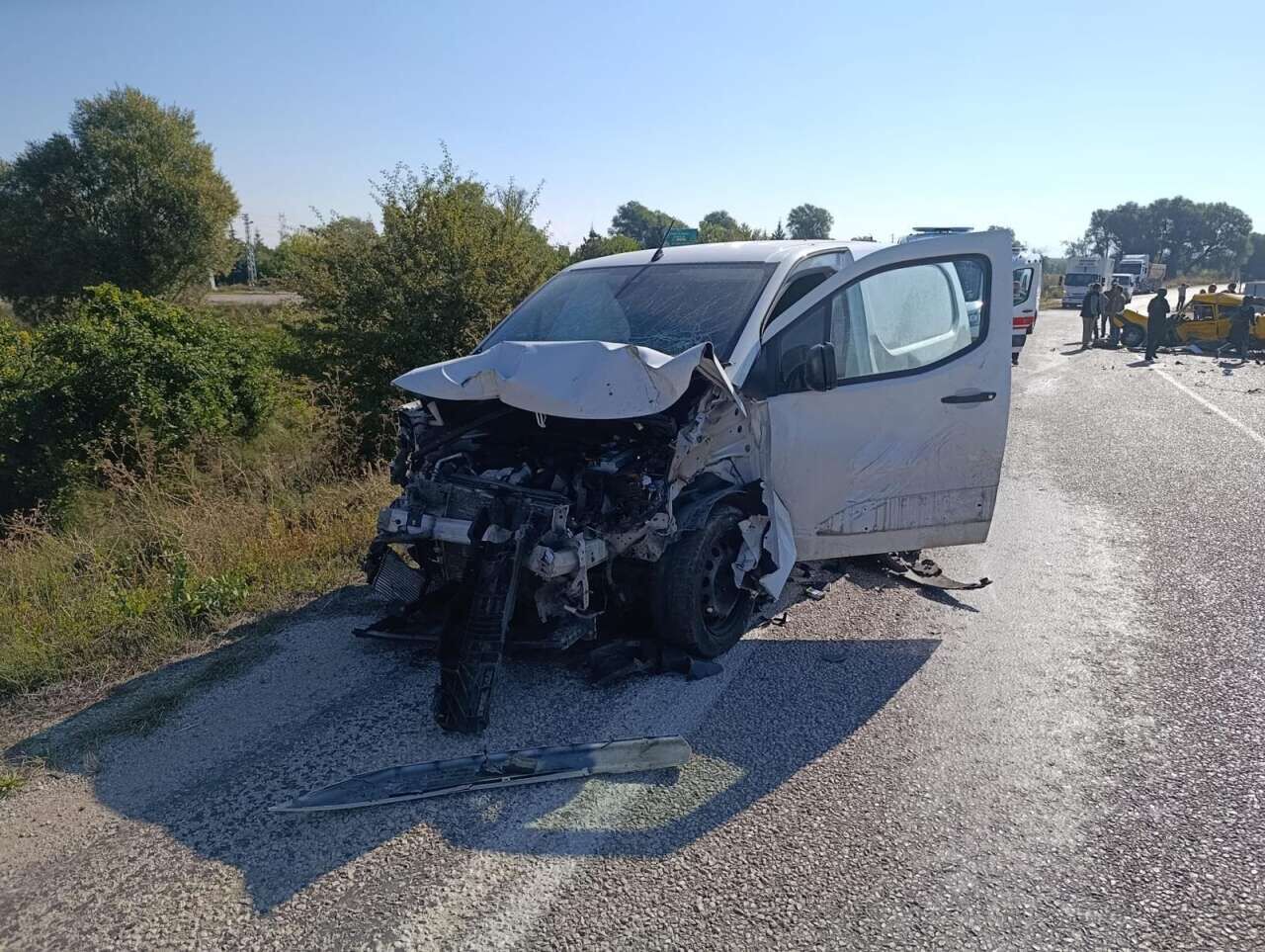 Konyada Olumlu Kaza Otomobil Ile Hafif Ticari Arac Carpisti 2 Olu 1I Agir 2 Yarali 001