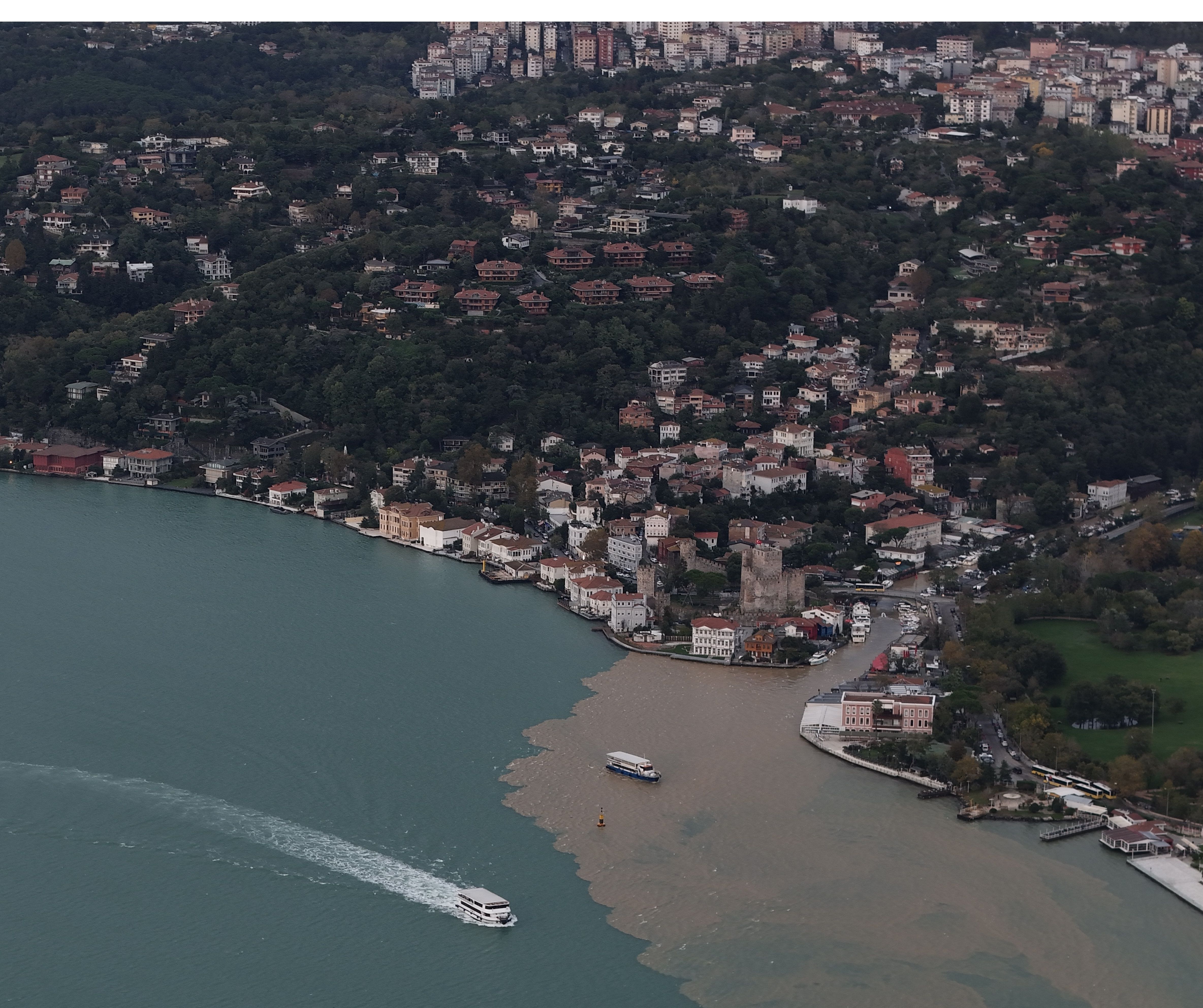 İstanbul Boğazı’nda dehşete düşüren görüntü!